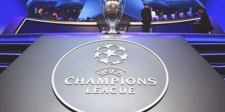 AEK-Dinamo Zagreb maçı öncesi taraftarlar ortasında olay: Karşılaşma seyircisiz oynanacak!