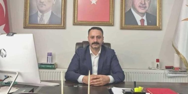 AKP İliç İlçe Lideri Elçi misyonu bıraktı