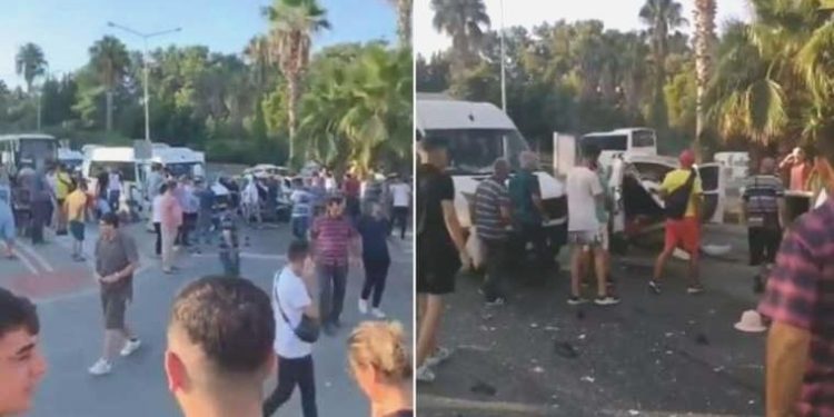 Antalya’da çeşit otobüsü 2 araca çarptı: Yaralılar var!