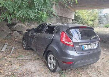 Araba, köprüden uçtu: 1’i bebek, 4 yaralı