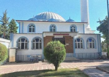 Arbedeyi ayırmaya çalışan imam darbedildi