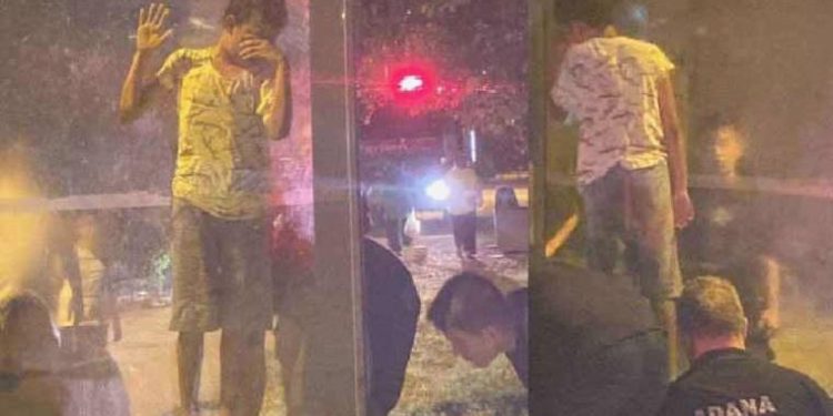 Arkadaşlarıyla oynayan çocuk reklam panosunun içinde mahsur kaldı