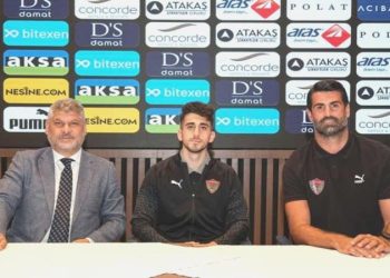 Atakaş Hatayspor, Ömer Faruk Beyaz için imza merasimi düzenledi