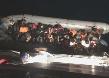 Ayvacık açıklarında 37 kaçak göçmen yakalandı