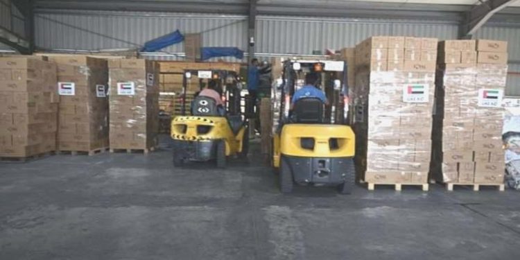 BAE, Ukrayna’ya 250 ton insani yardım gereci gönderdi