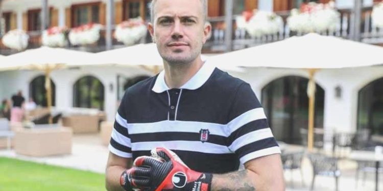 Beşiktaş, Mert Günok’un kontratını yeniledi