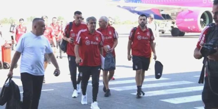 Beşiktaş, Tirana maçı için Arnavutluk’a gitti