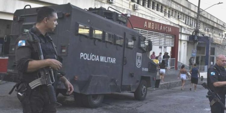 Brezilya polisinin uyuşturucu çetelerine yönelik baskınlarında az 45 kişi öldü