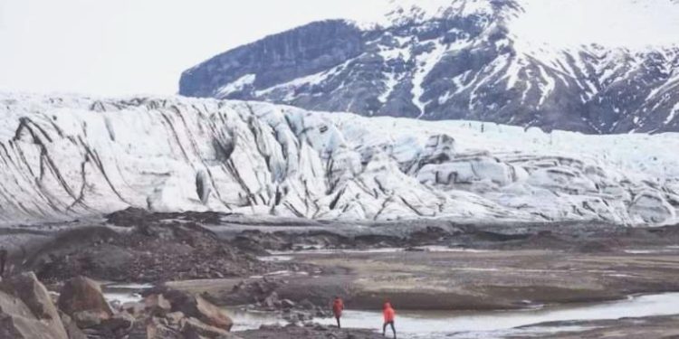 Buzullarda sıkışıp kalan eski bakteriler salgına yol açabilir
