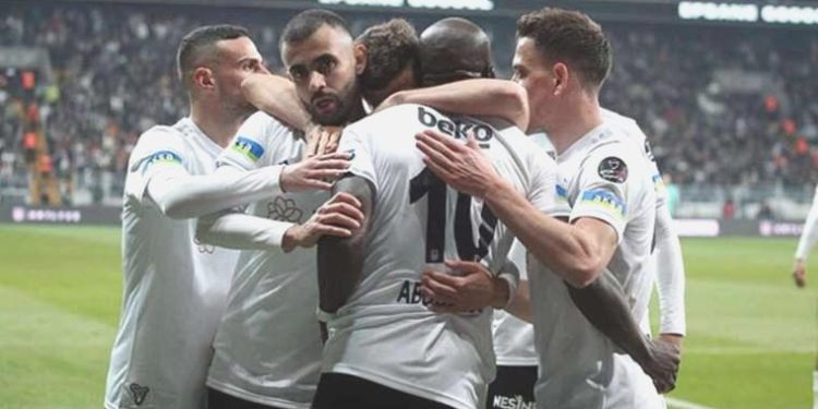 Cenk Tosun ve Rachid Ghezzal’den Beşiktaş’a düzgün haber