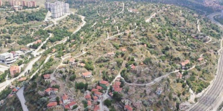 CHP’li Umut Akdoğan: Yerler yandaşa peşkeş çekildi