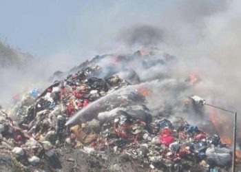 Çöp döküm alanında yangın: Takımların söndürme çalışması sürüyor!