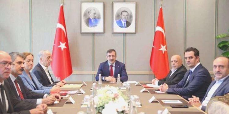 DİSK, Cumhurbaşkanı Yardımcısı Yılmaz ile görüştü: Gündem minimum fiyat