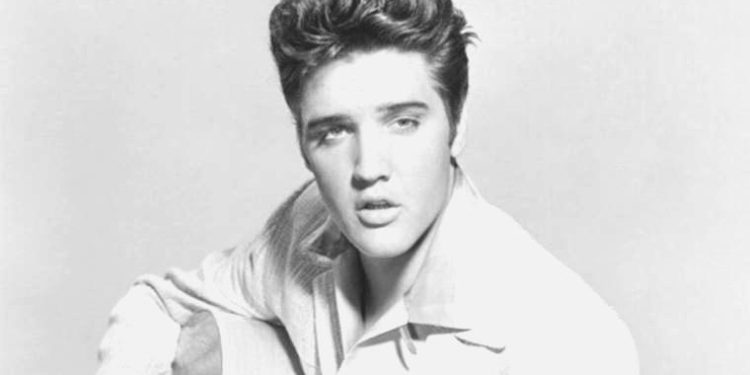 Elvis Presley’in tasarım ceketi 128 bin sterline satıldı