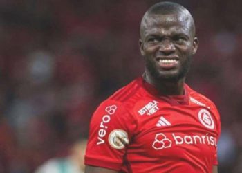 Enner Valencia ekip yöneticisiyle arbede etti!