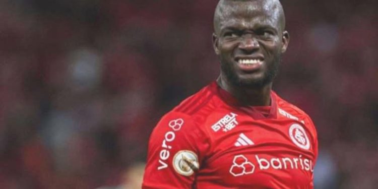 Enner Valencia ekip yöneticisiyle arbede etti!