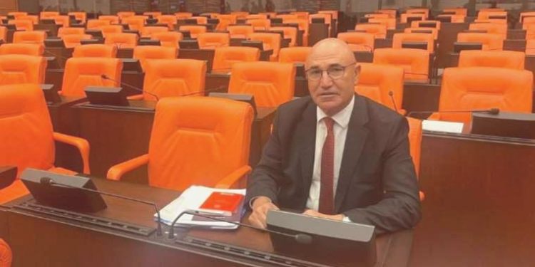 ‘Ensar Vakfı’ skandalı devrinde Karaman’da vazifeli olan Asımoğlu’nun yine atandı: Mahmut Tanal, reaksiyon için oturma hareketine başladı