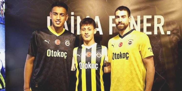 Fenerbahçe forma satışlarında rekora gidiyor