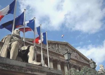 Fransa, Burkina Faso’ya yönelik yardımları askıya aldı