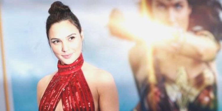 Gal Gadot, James Gunn ve Peter Safran ile Wonder Woman 3 üzerinde çalışıyor