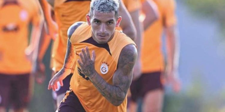 Galatasaraylı futbolcu Lucas Torreira antrenmanı tamamlayamadı