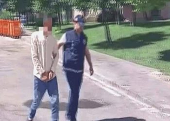 Gaziantep’te farklı olay… Sarılırken cebindeki telefonu çaldı