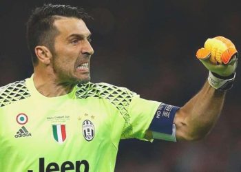 Gianluigi Buffon futbola veda etti