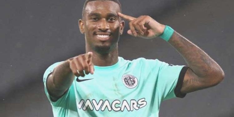 Haji Wright’ın yeni adresi İngiltere oldu!