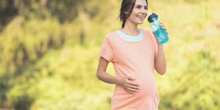 Hamileler dikkat: Tatilde havuzu değil denizi tercih edin!