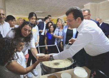 İmamoğlu Alevi yurttaşlarla bir ortaya geldi: ‘İstanbul’daki her ibadethaneye eşit yaklaşıyoruz’