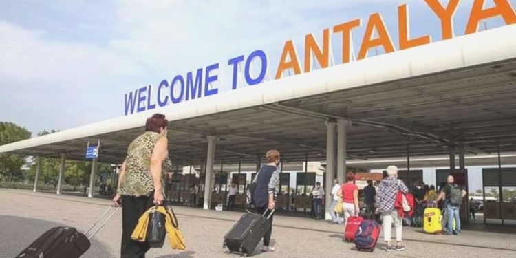 İsrailli bir turist, antik çan çaldığı kuşkusuyla Antalya’da tutuklandı