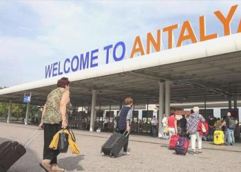 İsrailli bir turist, antik çan çaldığı kuşkusuyla Antalya’da tutuklandı