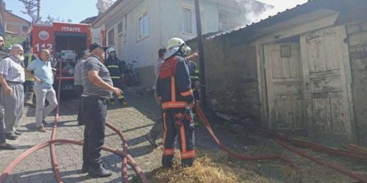 Kastamonu’da depo yangını!