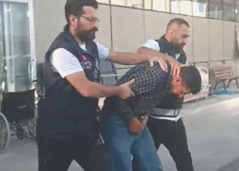 Kendisini ‘karakol komutanı’ olarak tanıttı: Yaşlı bayanı 28 bin dolar dolandırdı