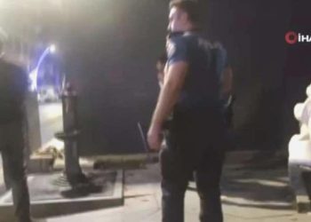 Kocaeli’nde değişik olay… Kelepçenin sıkı olmasına kızdı, duvara baş attı