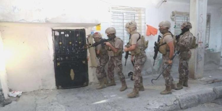 Mersin’de ‘torbacı’ operasyonu: 27 gözaltı