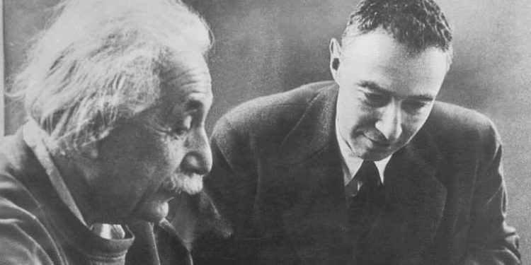 Oppenheimer ve Einstein’ın karmaşık bağı