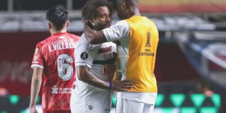 Rakibinin ayağını kıran Marcelo sahayı ağlayarak terk etti