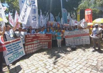 Sağlıkçılar grevde: Yaşamak ve yaşatmak istiyoruz..!