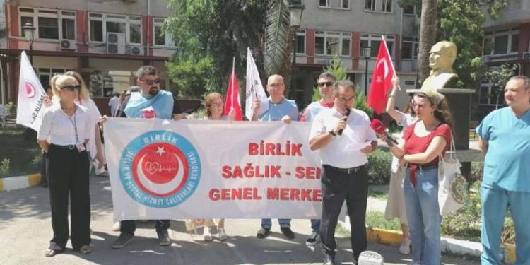 Sağlıkçılar iş bıraktı: Yıllarda oynanan tiyatronun son perdesi