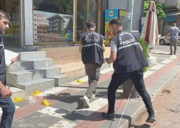 Şanlıurfa’da kan donduran olay… Cezaevinden çıktı, boşandığı bayanı sokak ortasında öldürdü!