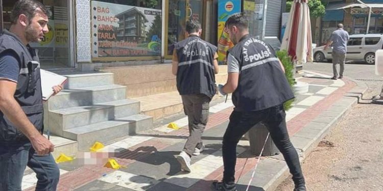 Şanlıurfa’da kan donduran olay… Cezaevinden çıktı, boşandığı bayanı sokak ortasında öldürdü!