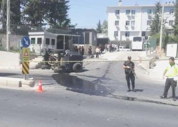 Şanlıurfa’da zırhlı polis aracı devrildi: Bölgeye takımlar sevk ediliyor