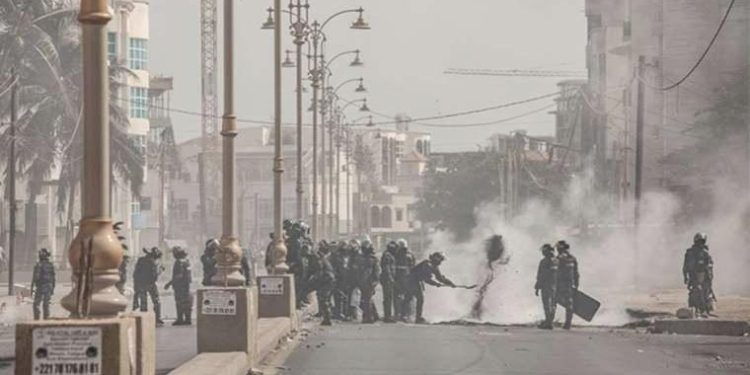 Senegal’de muhalif önder Sonko’nun tutuklanması sonrası çıkan olaylarda 2 kişi öldü