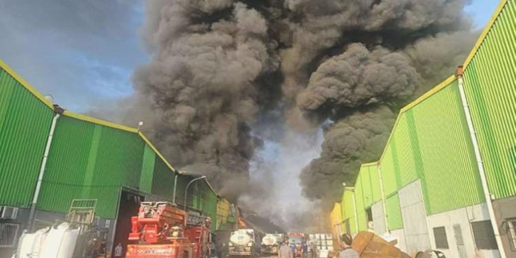 Son dakika… Adana’da geri dönüşüm fabrikasında yangın!