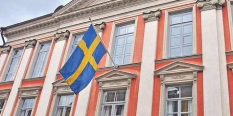 Son dakika… İzmir’deki İsveç Konsolosluğu’nda silahlı taarruz: 1 kişi ağır yaralandı