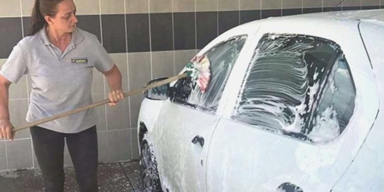 Su tasarrufu için yeni karar: Araç ve halı yıkama yasaklandı