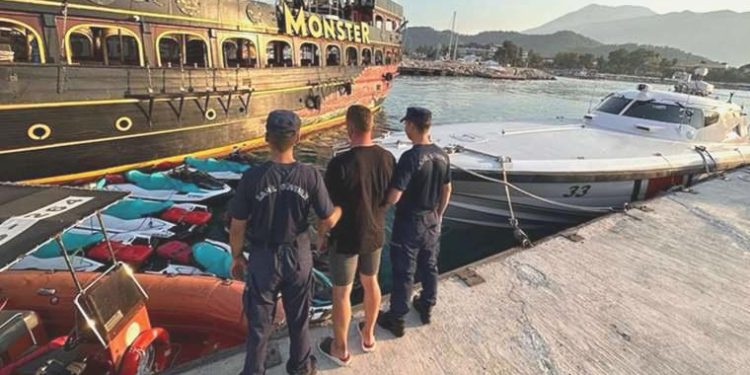 Toplumsal medyadan müsaadesiz jet ski kiralayan 2 Rus’a hudut dışı kararı