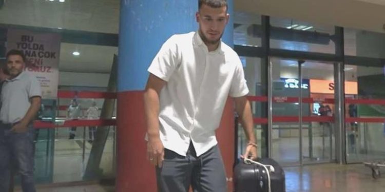 Trabzonspor’un yeni transferi Mehmet Can Aydın Trabzon’da