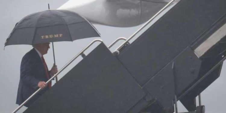 Trump ‘2020 seçim sonuçlarına müdahale’ davasında hakim karşısına çıktı, suçlamaları reddetti